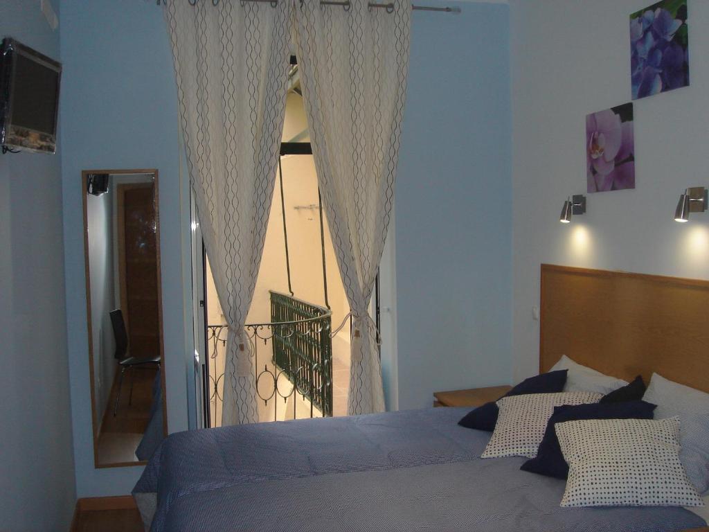 Downtown Guest House Lisbon Room photo